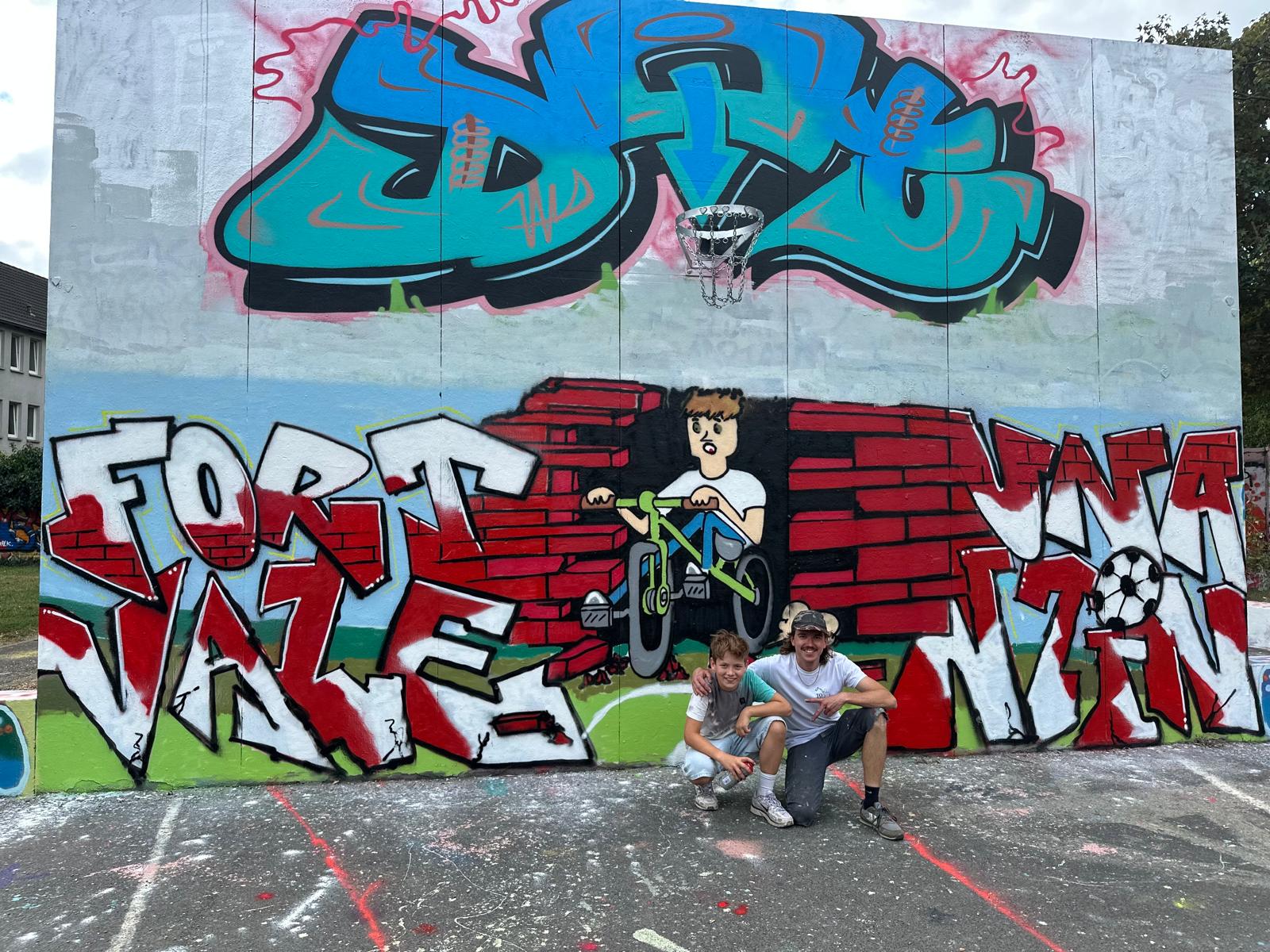 Kinder beim kreativen Graffiti-Workshop und Kindergeburtstag in NRW